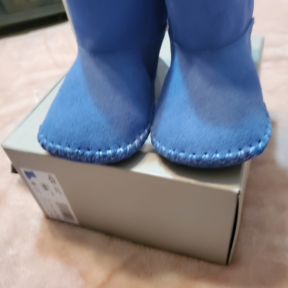 infant uggs - Picture 2 of 3